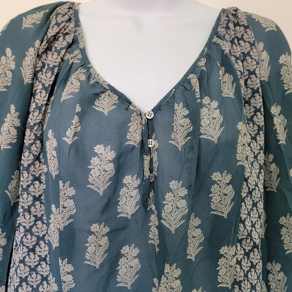 Joie 100% Silk Dusty Blue Cream V Neck 3/4 Sleeve Floral Flowy Blouse Size S - Picture 2 of 10